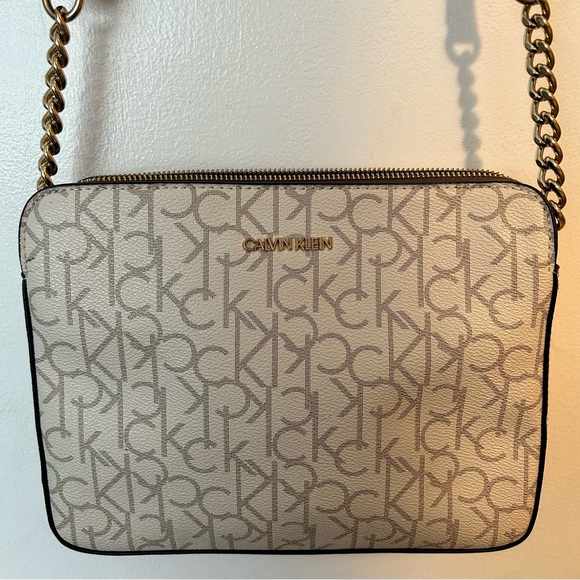Calvin Klein Crossbody - Picture 1 of 7